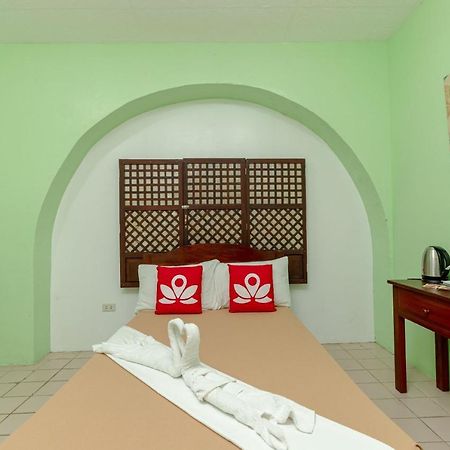 Zen Rooms Calle Crisologo Виган Экстерьер фото