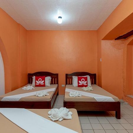Zen Rooms Calle Crisologo Виган Экстерьер фото