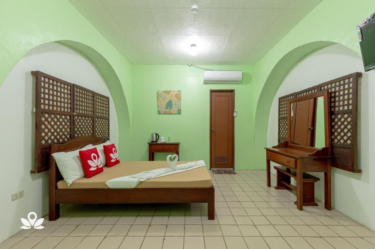 Zen Rooms Calle Crisologo Виган Экстерьер фото