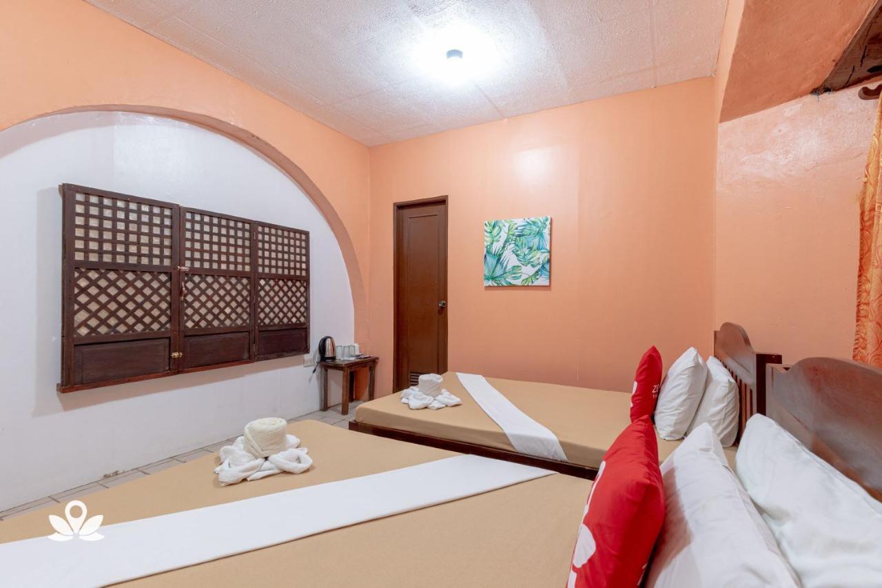 Zen Rooms Calle Crisologo Виган Экстерьер фото