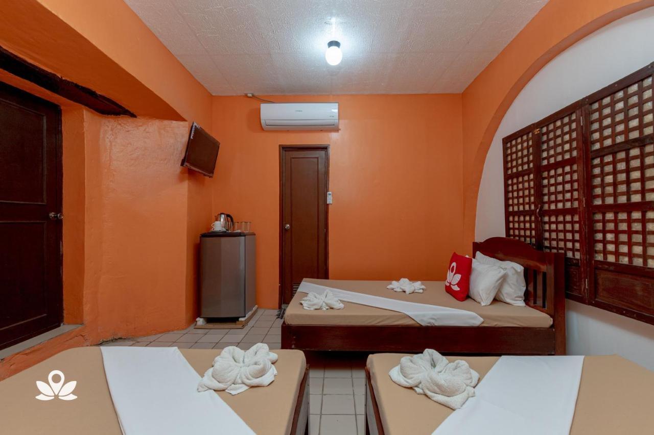 Zen Rooms Calle Crisologo Виган Экстерьер фото